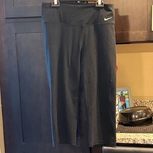 Nike Black Athletic Capri Pants